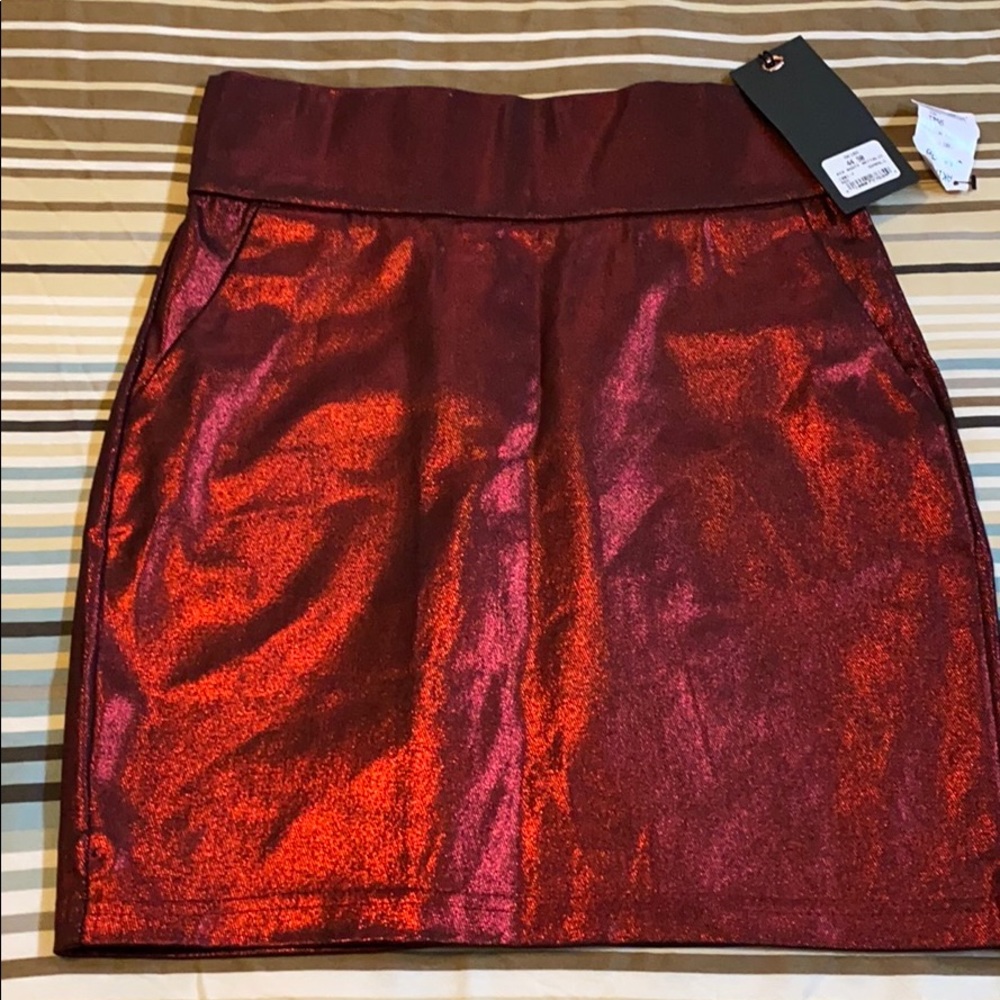 Beautiful skirt - Picture 3 of 7
